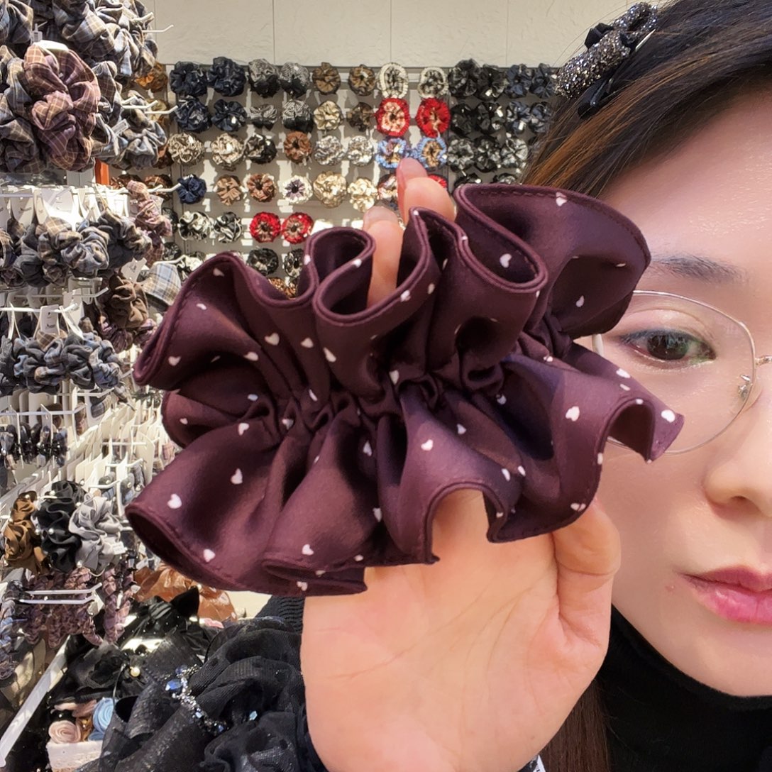 布艺非金属桃心红棕