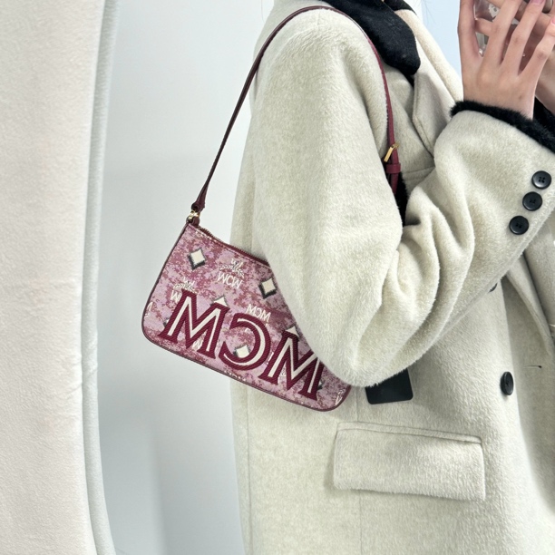 95新 MCM YFF104/单肩包
