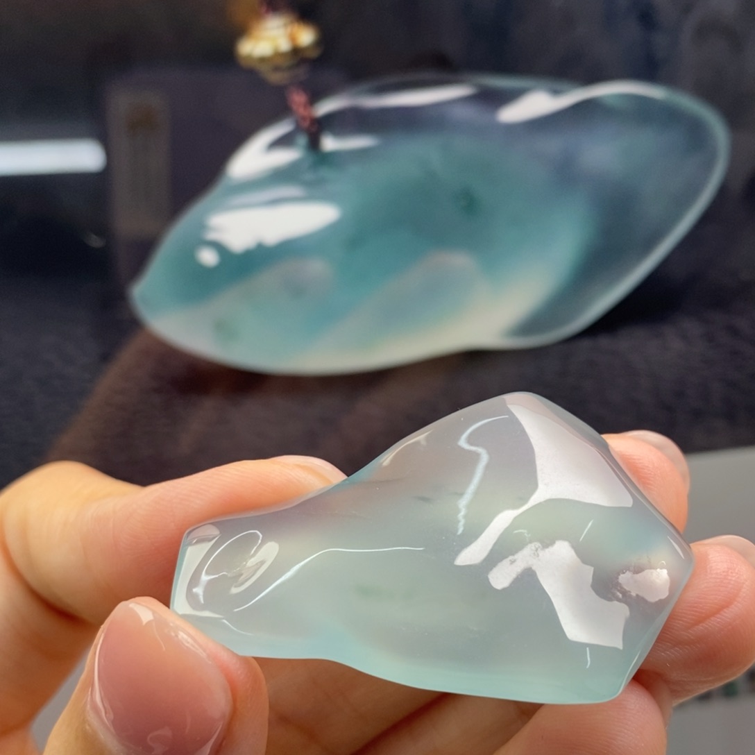 定制翡翠未镶嵌高冰天空蓝畅游鱼