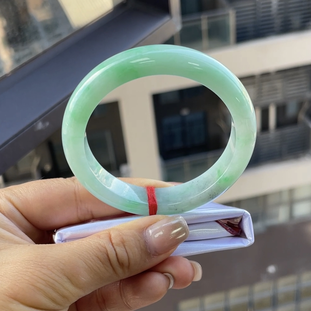 W（上新）推荐55.4白底青乌鸡多翡翠a货手镯