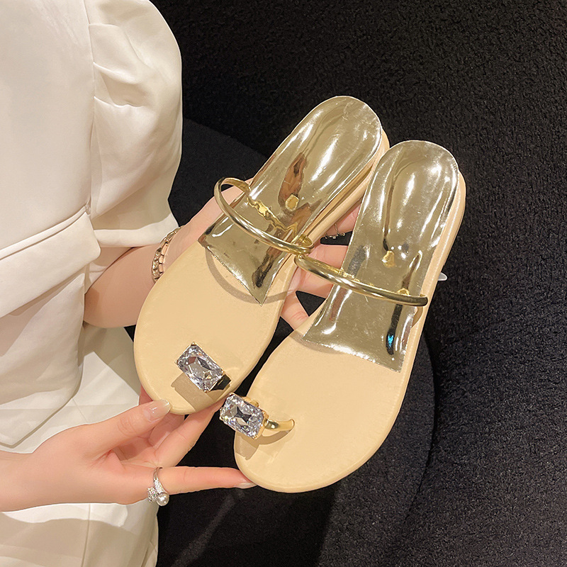 水钻鸽子蛋凉拖女夏季新款平底拖鞋女外穿时尚增高夹趾凉拖鞋