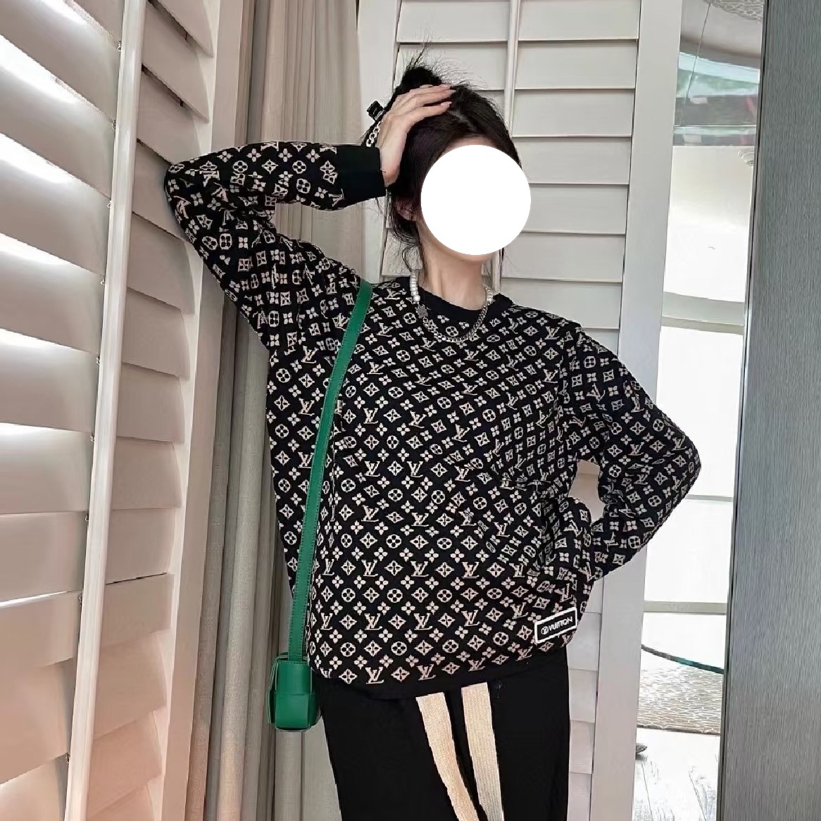 未使用 LouisVuitton/路易威登 新款黑白满印毛衣 l码 