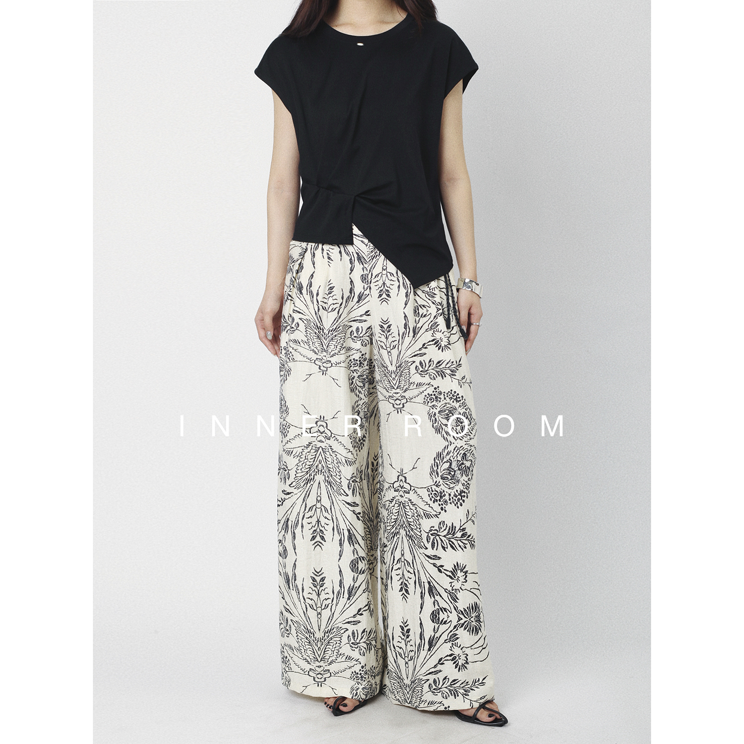 INNER ROOM设计感捏褶纽结短袖女+重工印花阔腿长裤两件套套装夏