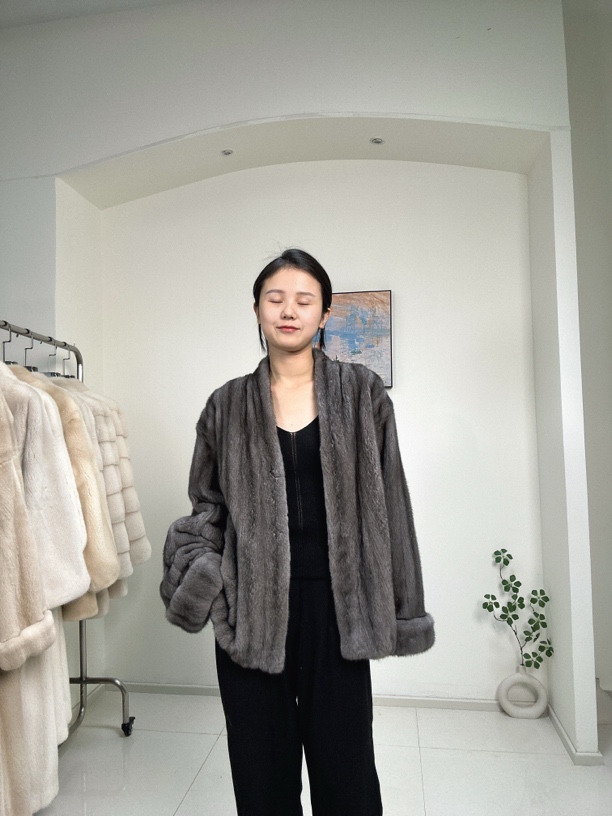 【匠心工艺】机开全抽V领南瓜秀水貂外套貂皮100%真貂女款