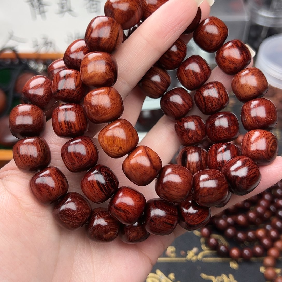 木1314海南红降黄油满芝麻点微瑕