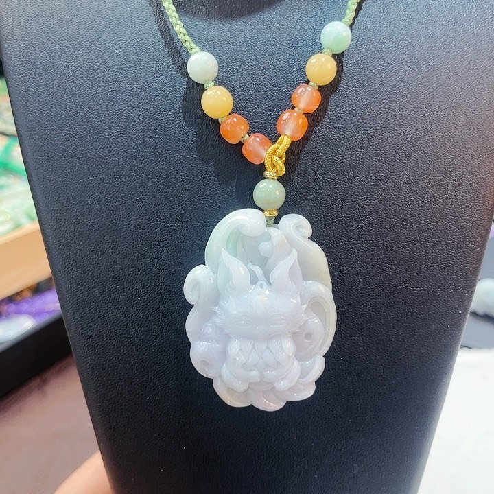 翡翠颈饰未镶嵌吊坠