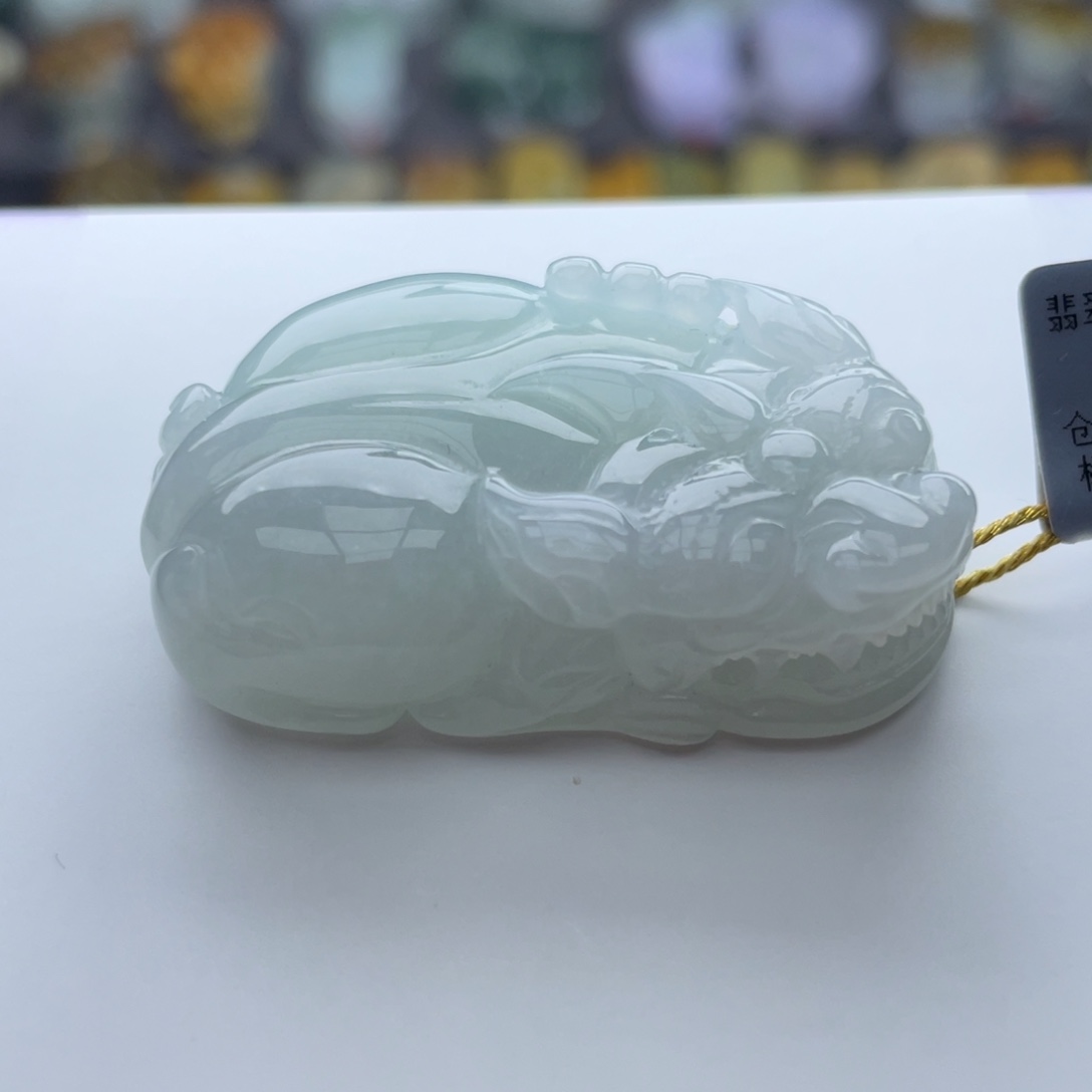 翡翠颈饰未镶嵌貔貅