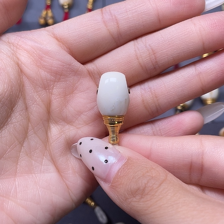 琥珀未镶嵌裸石9.8mm