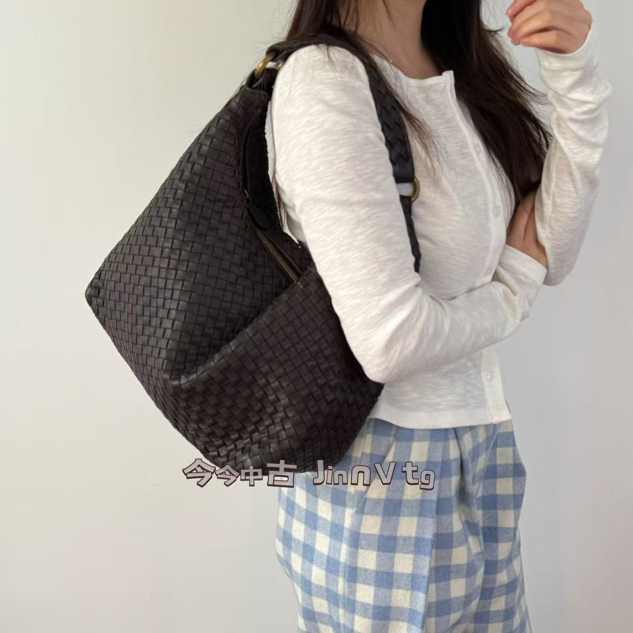 95新 BOTTEGA VENETA/葆蝶家 棕色编织hobo单肩包