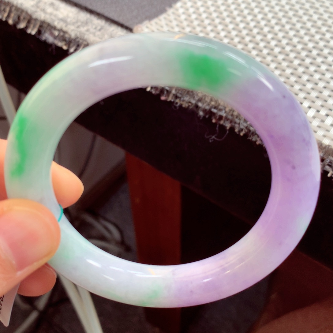 翡翠手镯未镶嵌缅甸