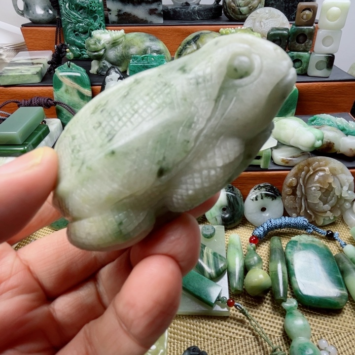 独山玉未镶嵌珠宝半成品