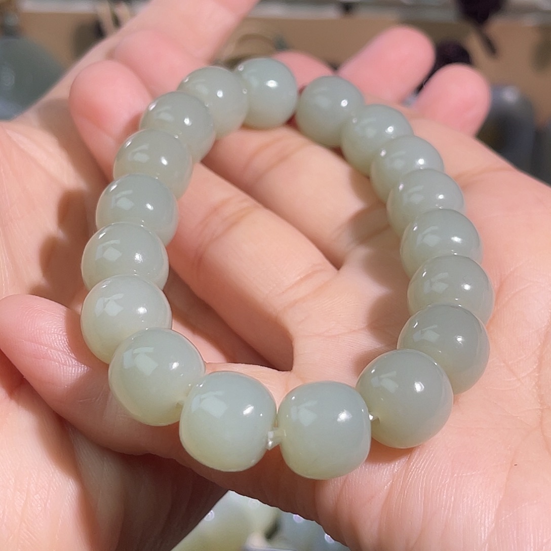 M****和田玉未镶嵌手串