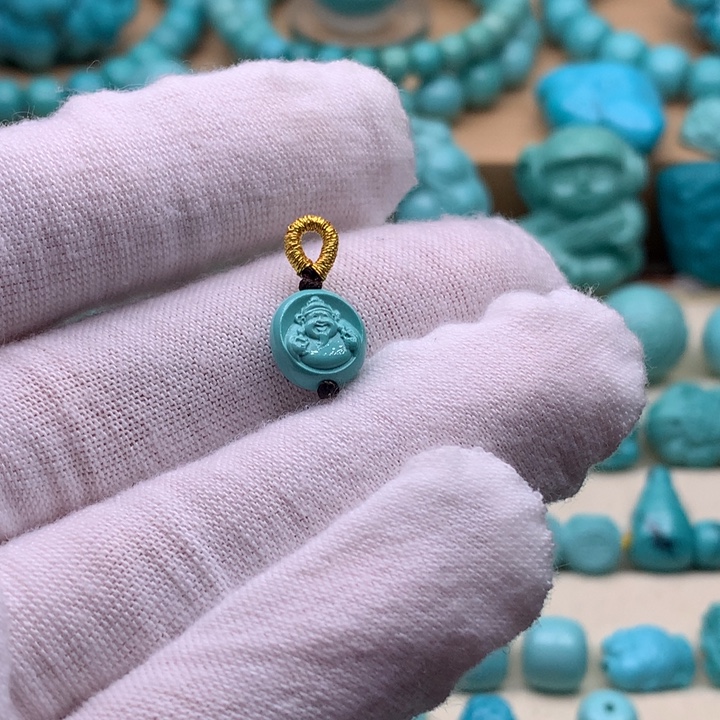 绿松石未镶嵌珠宝奇石