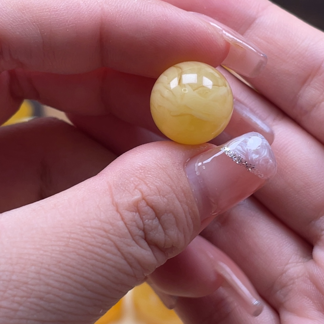 上***牌琥珀未镶嵌珠宝奇石