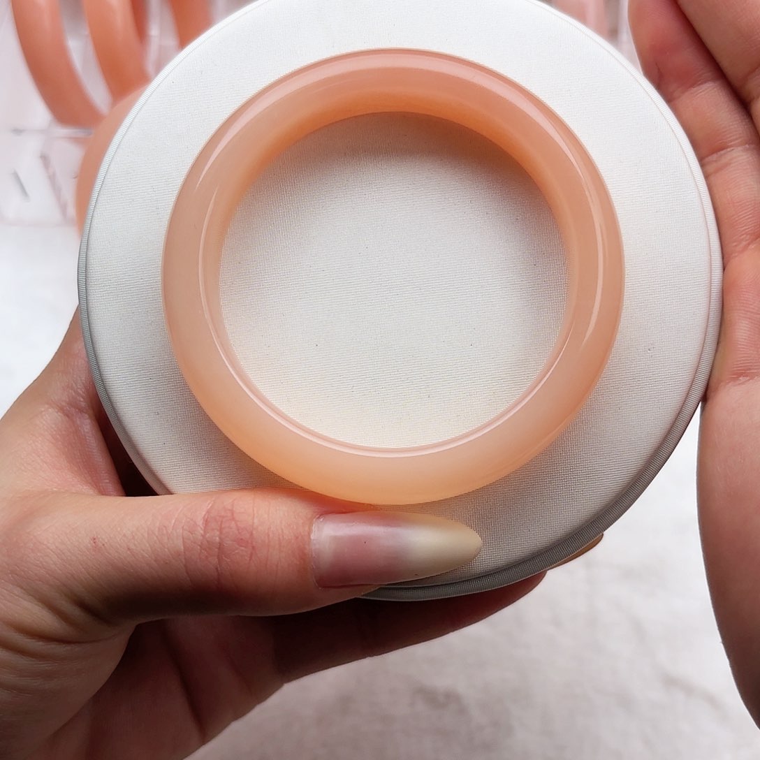 石英质玉手镯未镶嵌水*月56.7