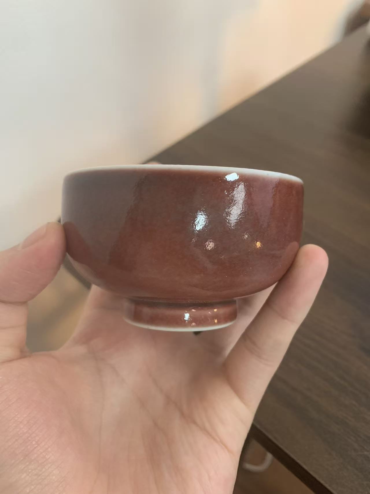 景德镇手工手绘郎红主人杯（微瑕）