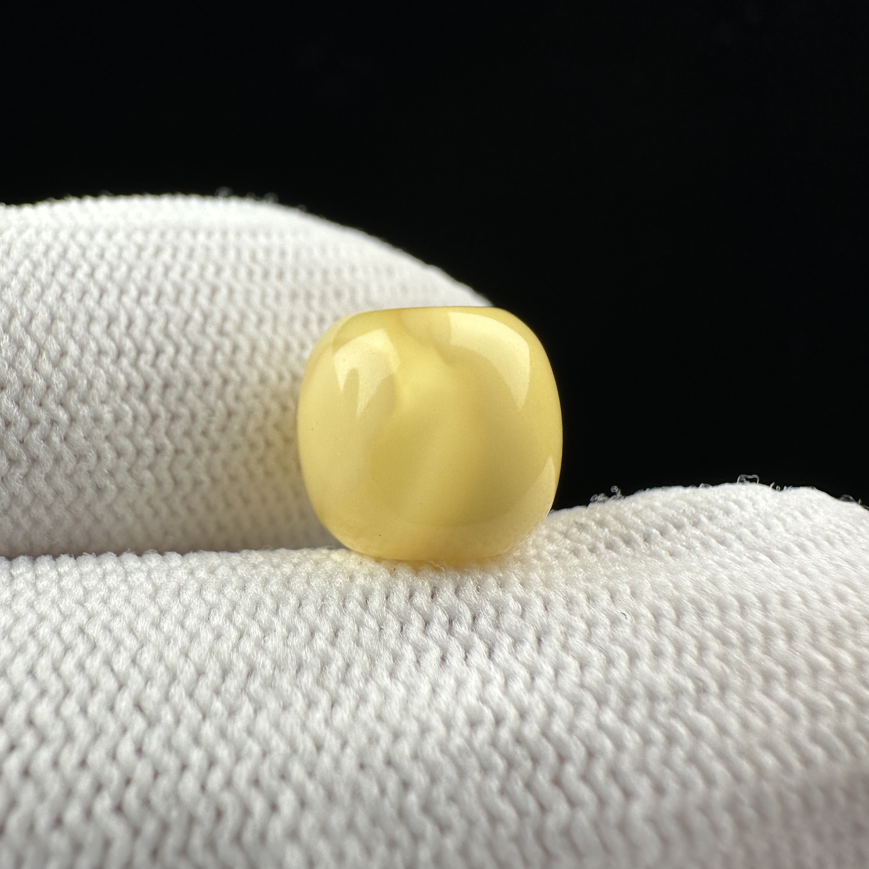 B9349天然原矿蜜蜡 【微瑕】墩子10.6*9.6mm 支持复检 假一罚十