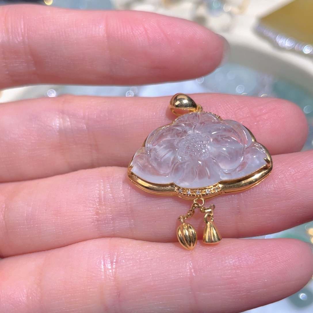 翡翠颈饰18K金镶嵌翡翠