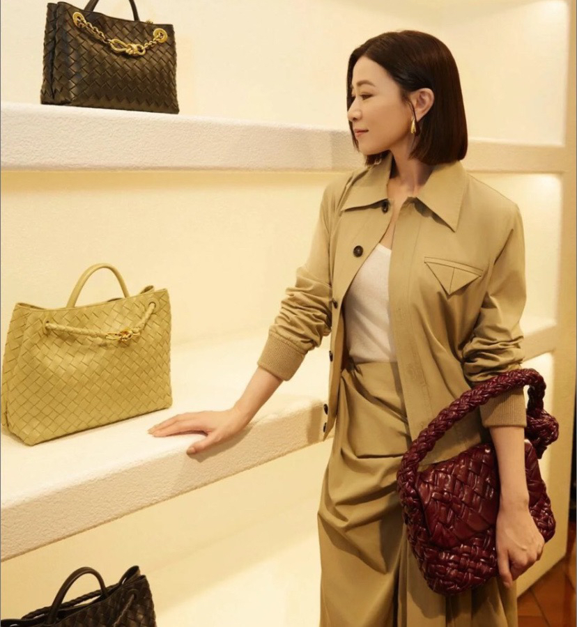 99新 AMIPARIS bv 新款卡其色外套