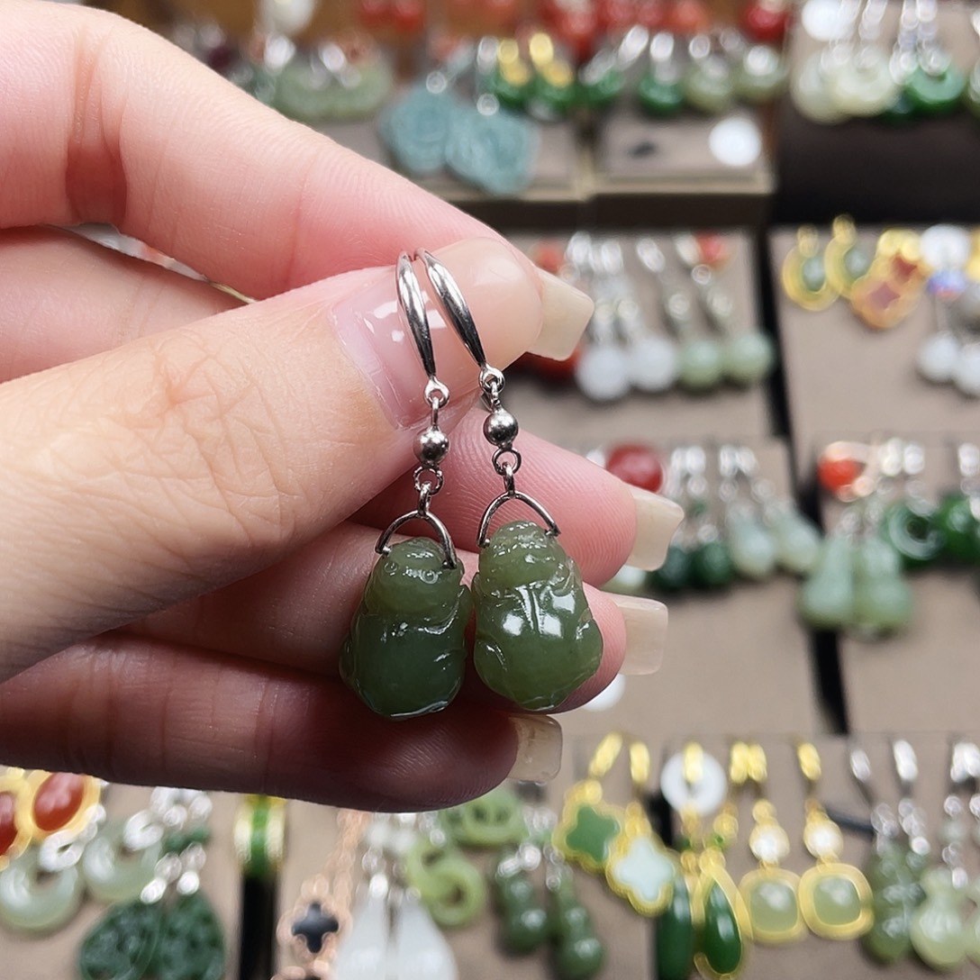 和田玉银S925镶嵌耳饰貔貅