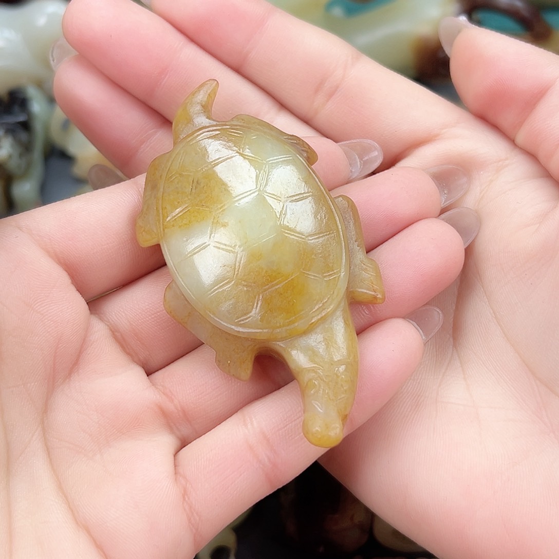 和田玉颈饰未镶嵌山**长