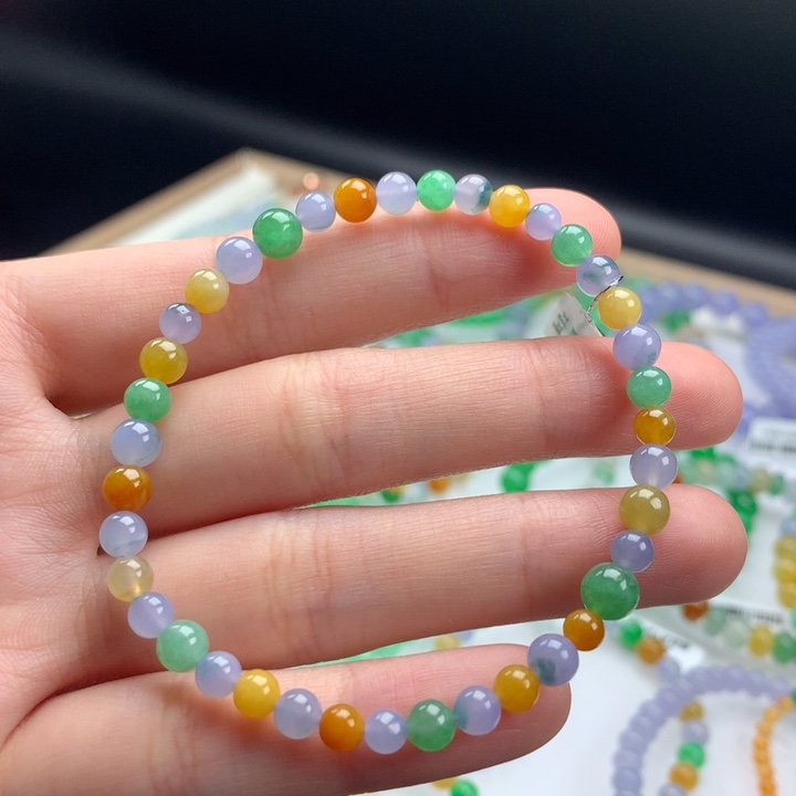 翡翠未镶嵌手镯卡