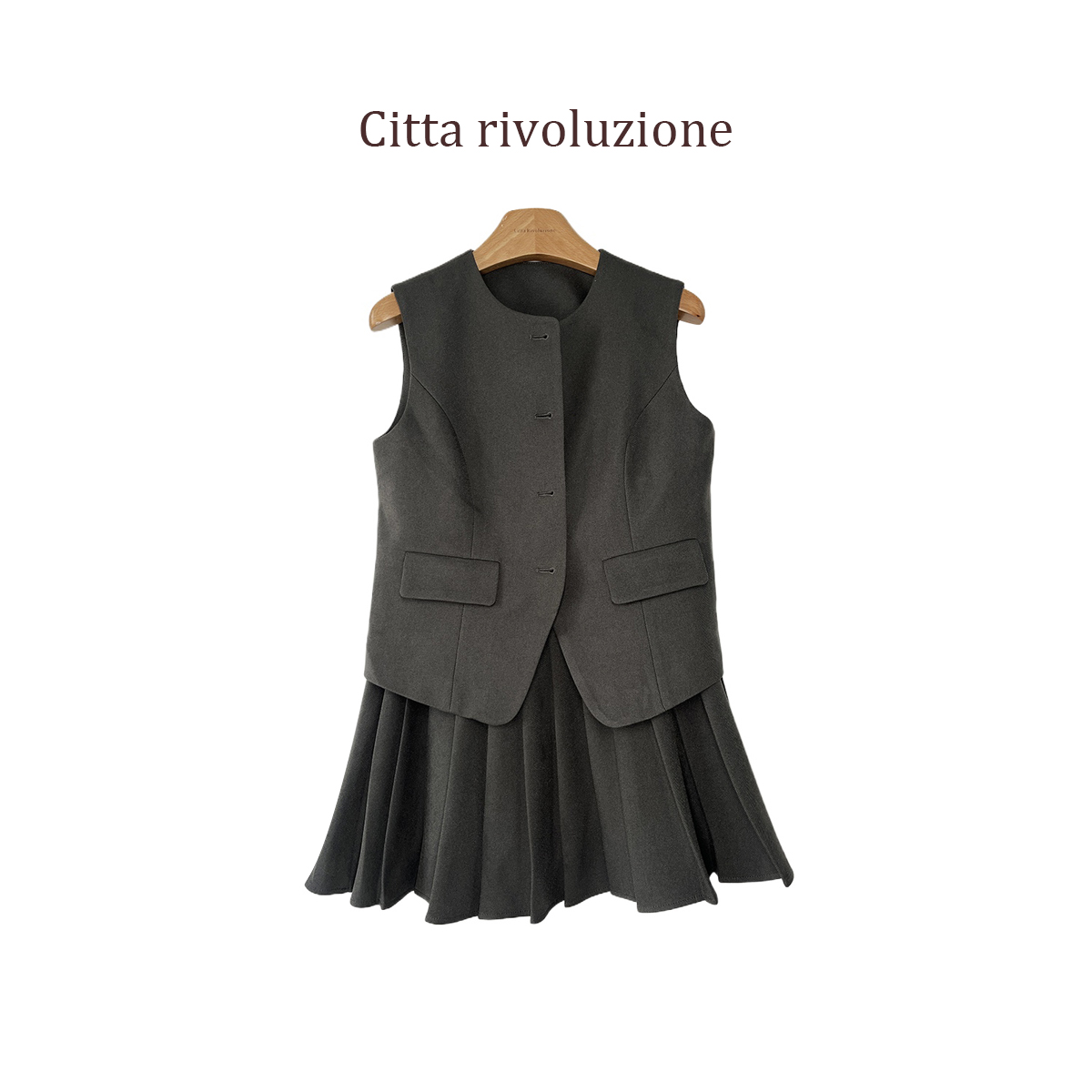 特价~Di千金感刺绣小bee儿马甲百褶裙套装181