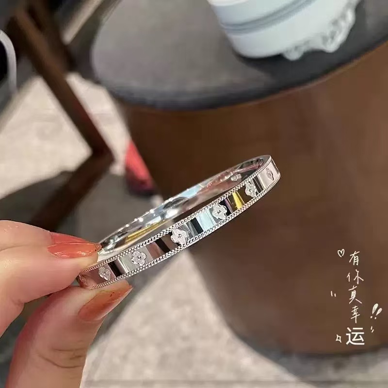 足银手镯 实心轻奢情侣镯子碎冰冰四叶草手镯百搭闭口时尚简约款