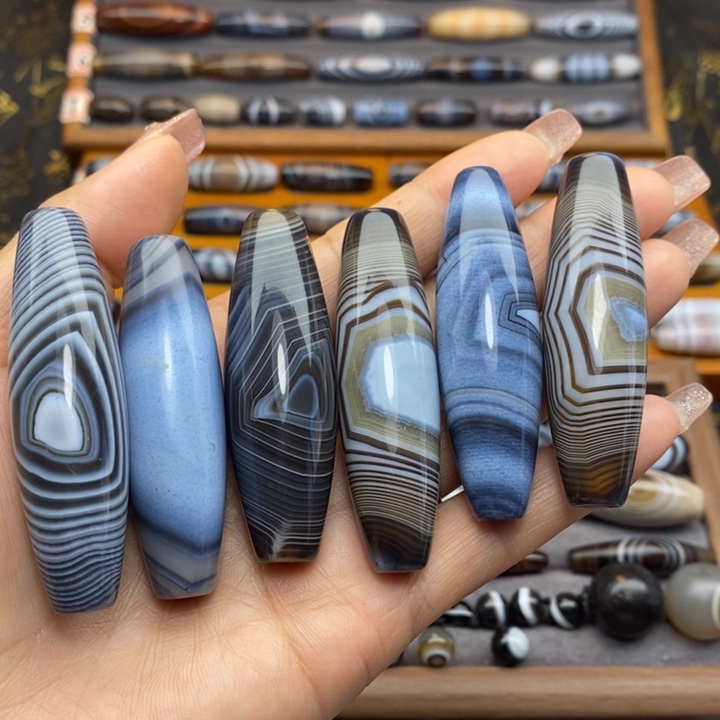 玛瑙/玉髓颈饰未镶嵌牟*