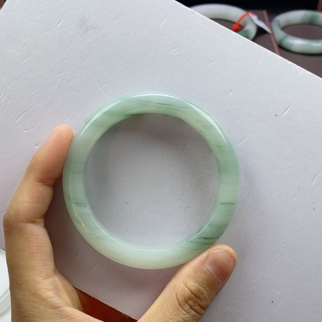 石英质玉手镯未镶嵌能****蜂