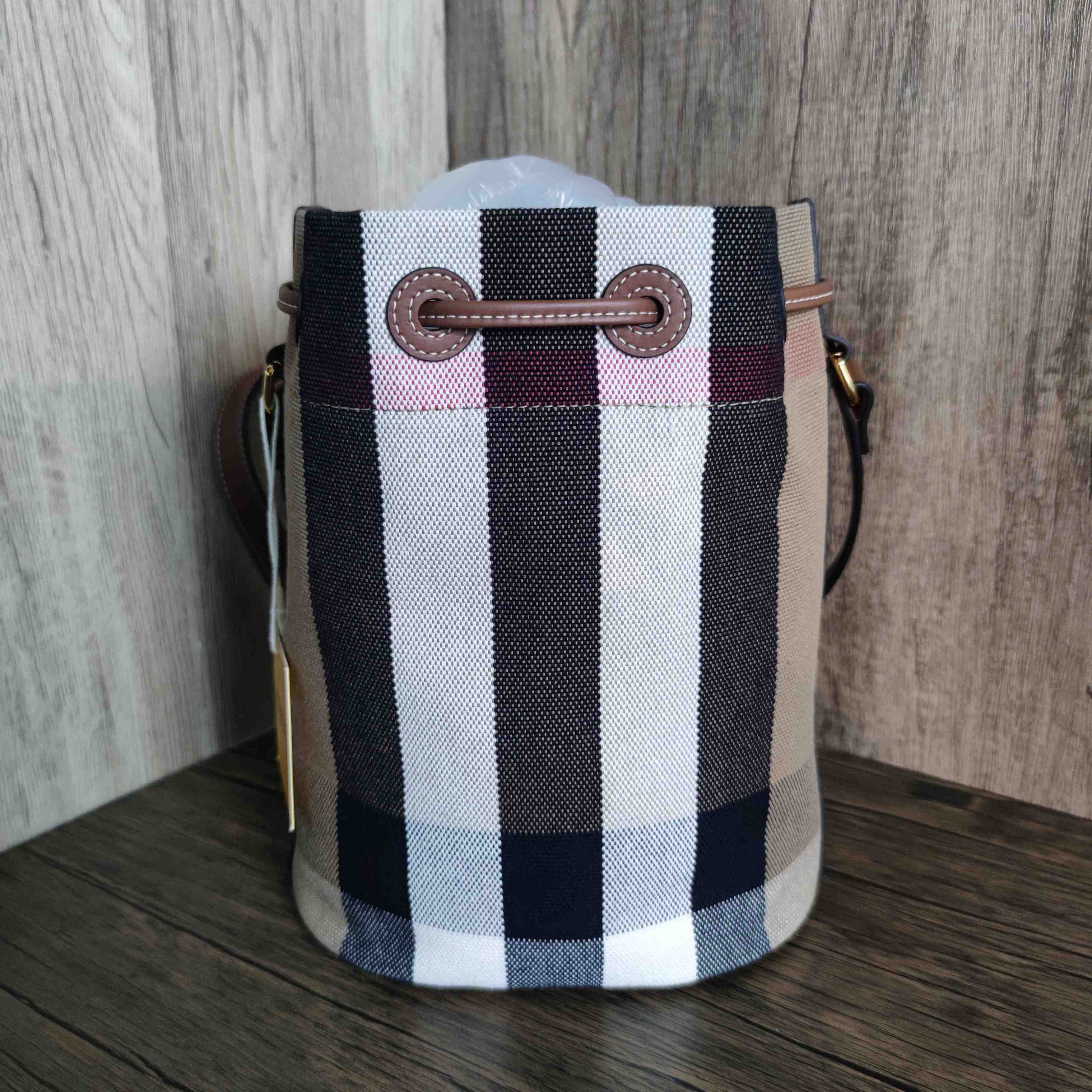 95新 BURBERRY/博柏利 /海景景/单肩包/15831933