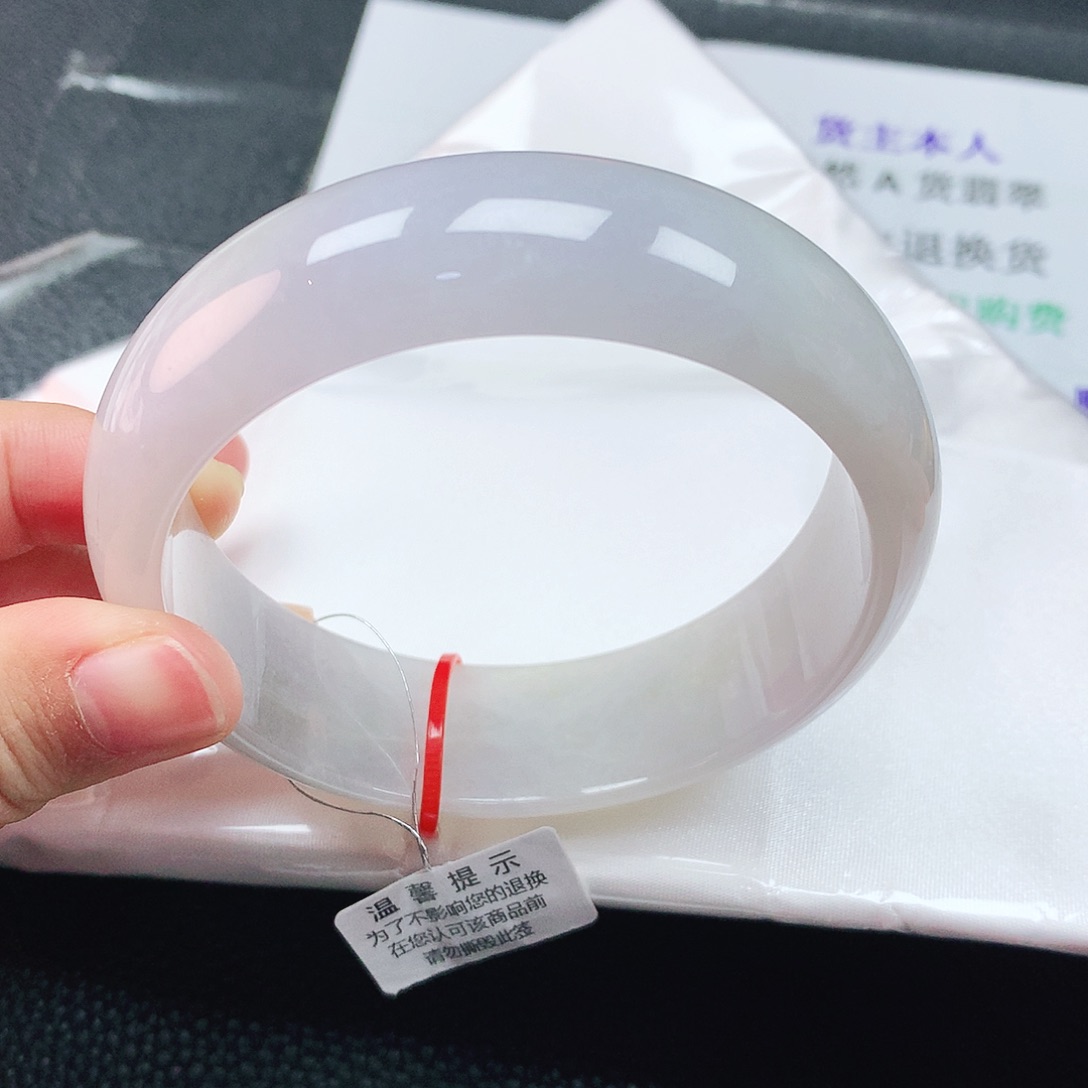 翡翠手镯未镶嵌63+轮胎
