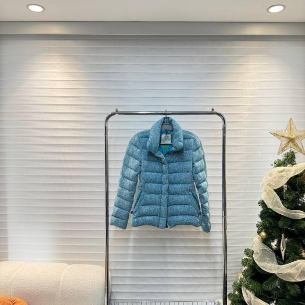 1749/99新 MONCLER 蒙口 袖标暗扣棉服 1码 公价1.2w