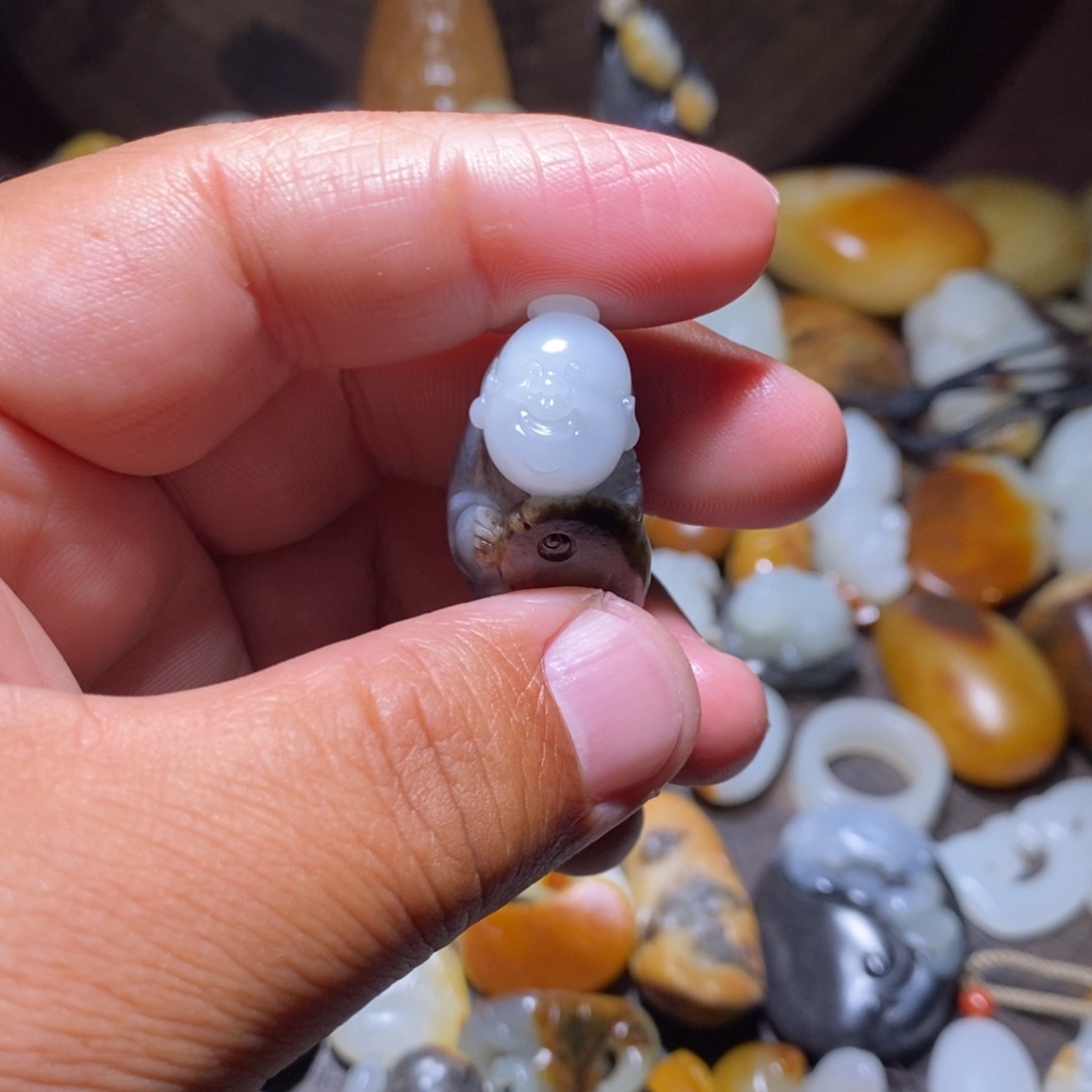 海***哥和田玉未镶嵌颈饰