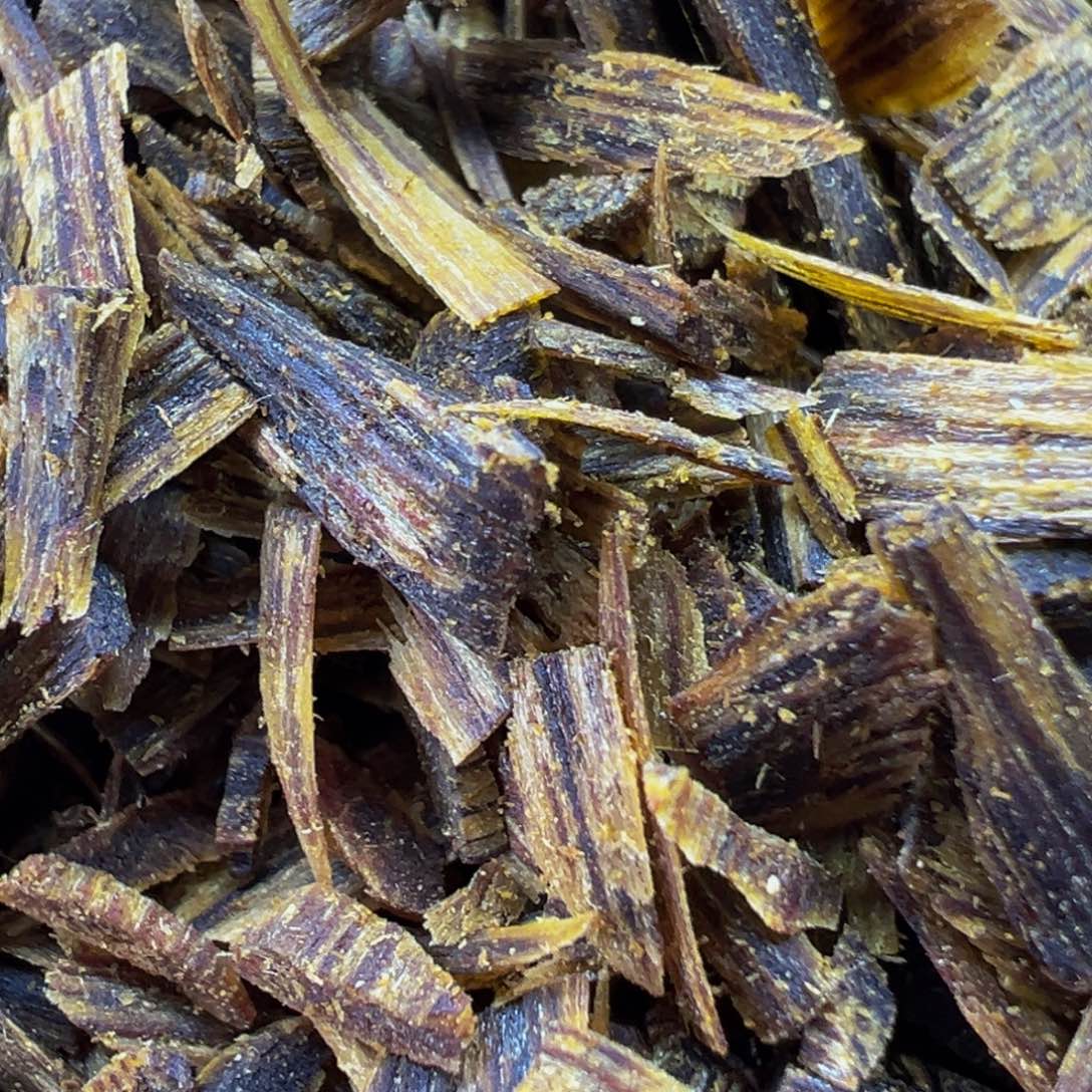 沉香手把件快***太绿奇楠沉香乌身圆叶开珠料20克