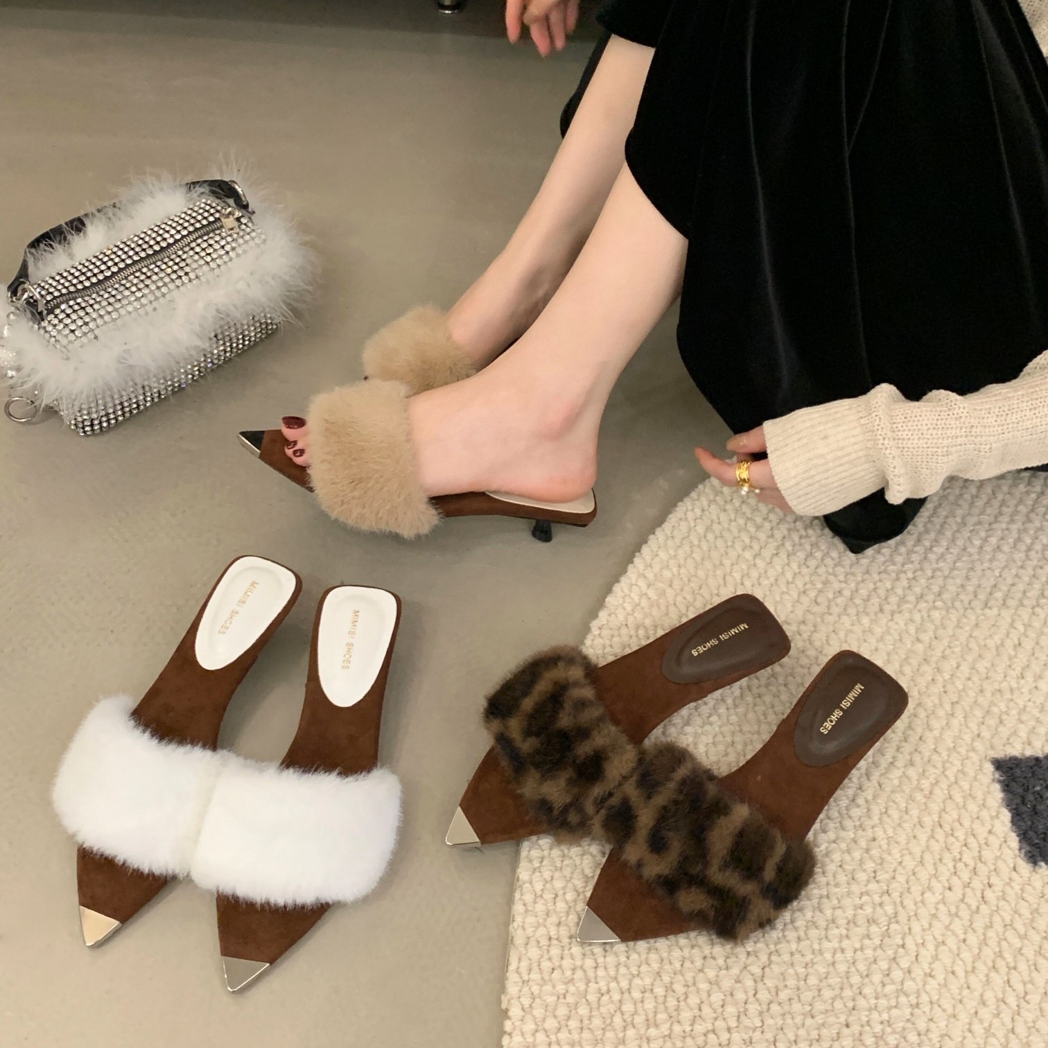 2025年新款秋冬毛毛拖鞋女外穿中跟豹纹毛毛拖鞋尖头细跟低跟凉鞋