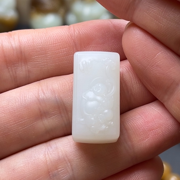 和田玉（糖玉）未镶嵌颈饰