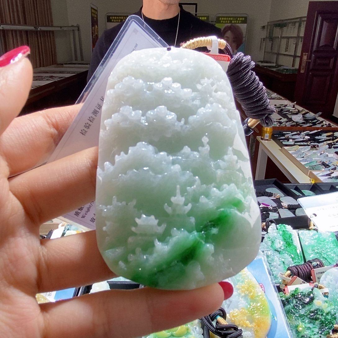 翡翠未镶嵌颈饰翡翠