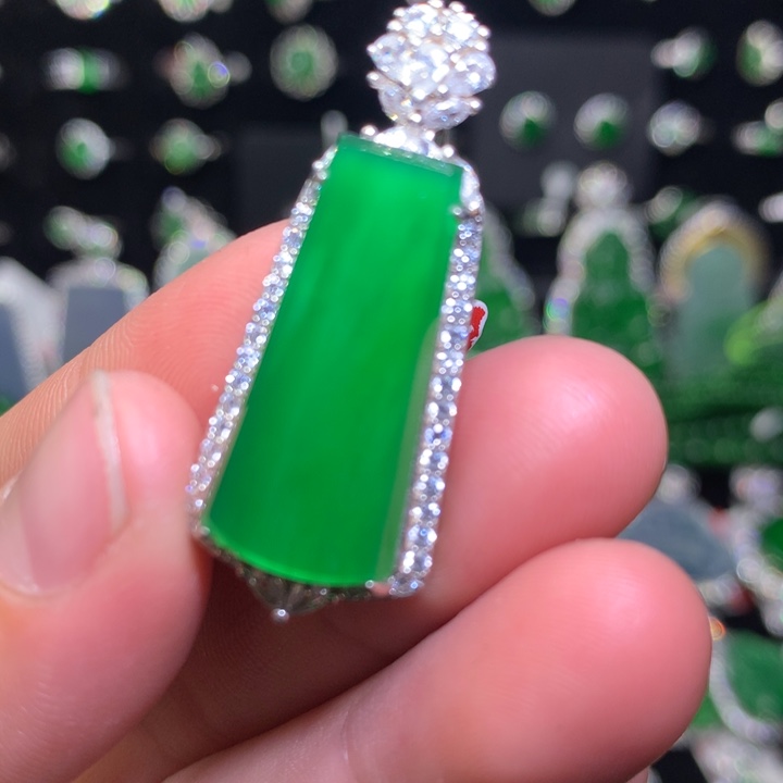 【闪购商品】翡翠颈饰银S925镶嵌天然翡翠