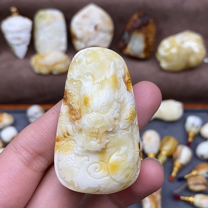 琥珀裸石未镶嵌陆*龙牌a74