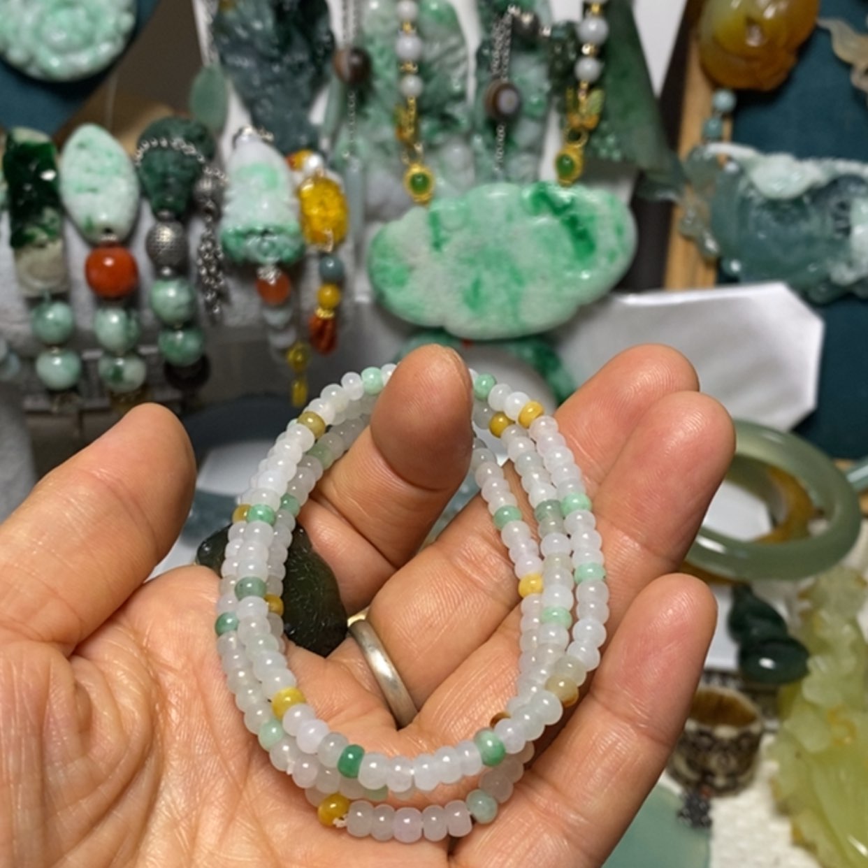 【闪购商品】翡翠吊坠(赠链)未镶嵌雅****笑