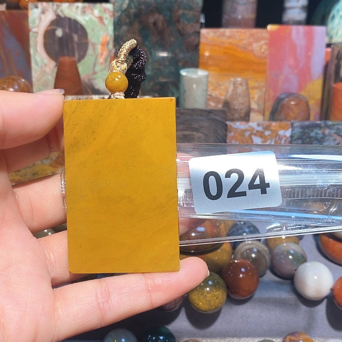 未镶嵌天然北票硅化玉吊坠硅化玉