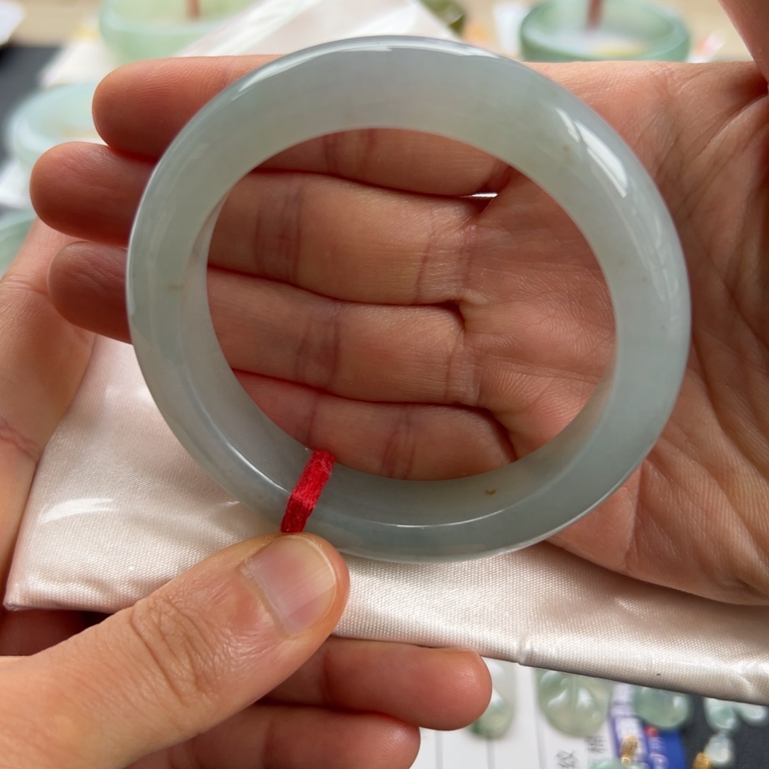 翡翠手镯未镶嵌手镯