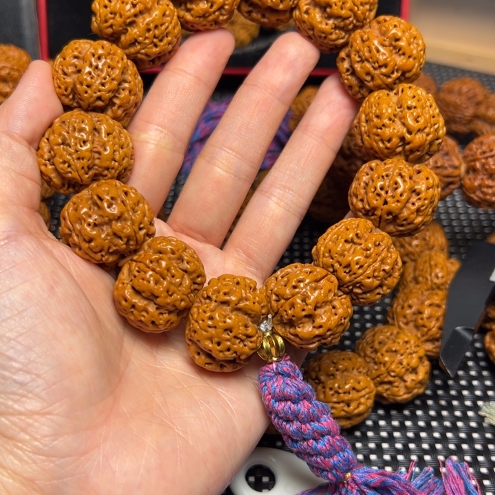 金刚菩提手串24飞碟帝王花