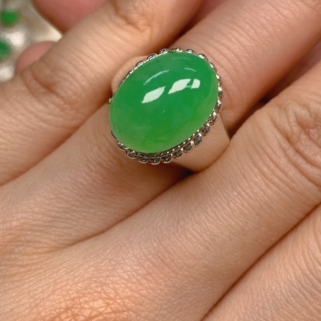 翡翠戒指未镶嵌翡翠