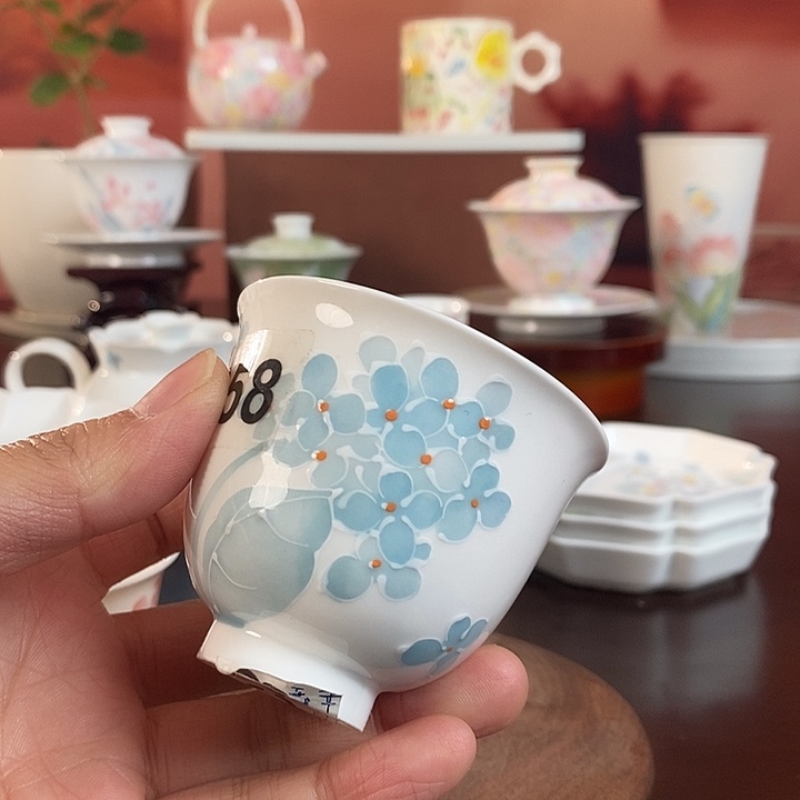 绣球花釉下品茗杯