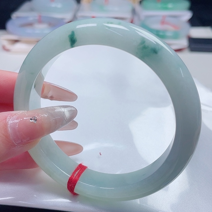 翡翠手镯未镶嵌缅甸