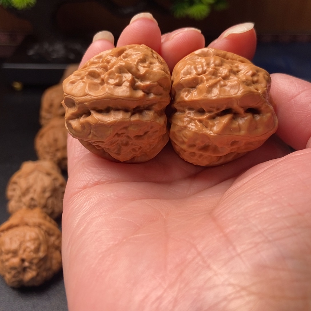 威***施文玩核桃把件蛤蟆头
