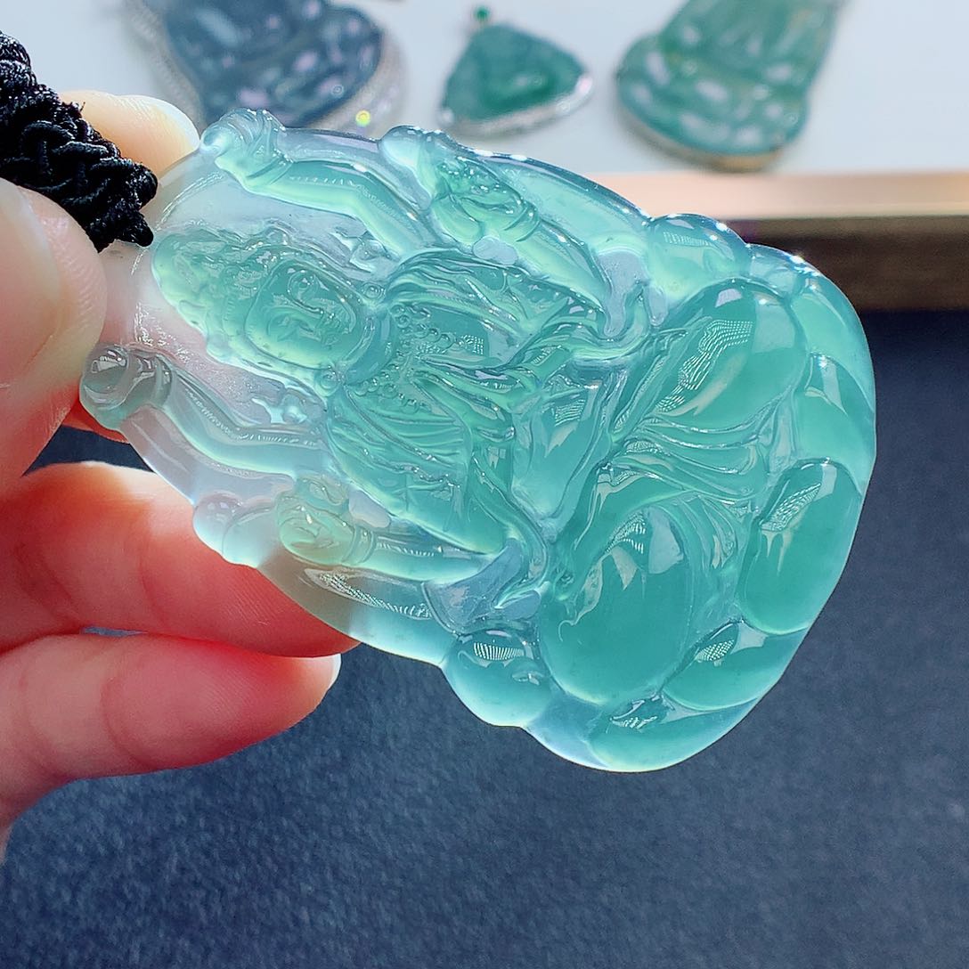 翡翠颈饰未镶嵌翡翠