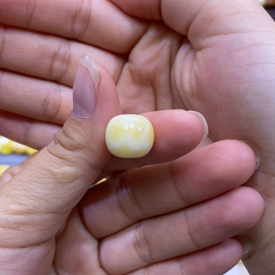 琥珀未镶嵌珠宝奇石13.9